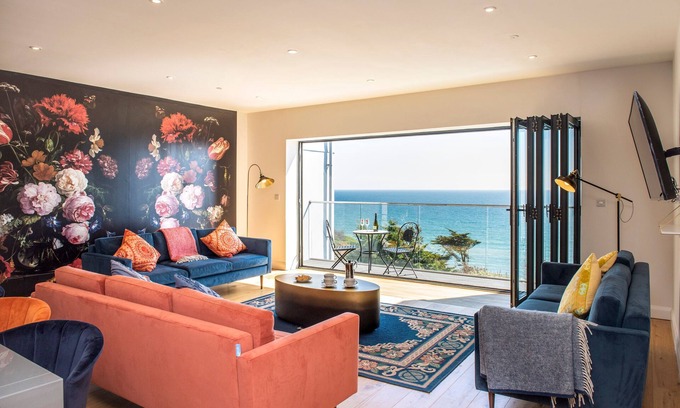Portwrinkle Casa | Fulmar - Beachside House with Terrace Hot Tub & Fantastic Views