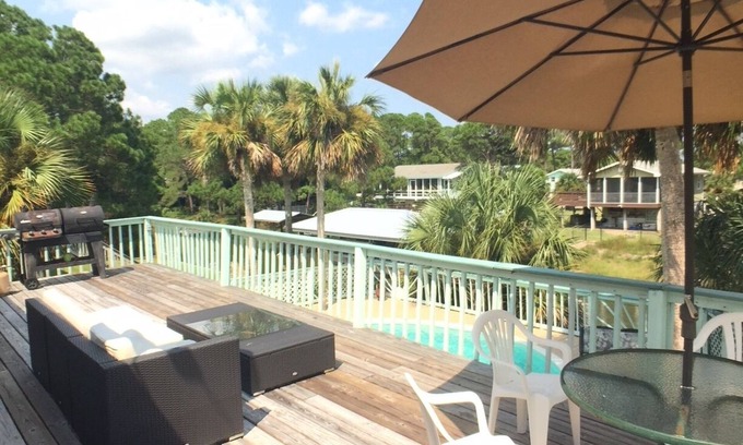 Alligator Point Casa | Fun Beach House with Pool