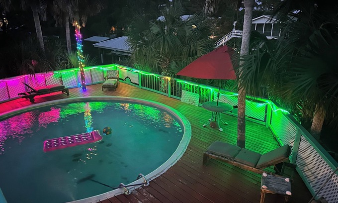 Alligator Point Casa | Fun Beach House With Pool