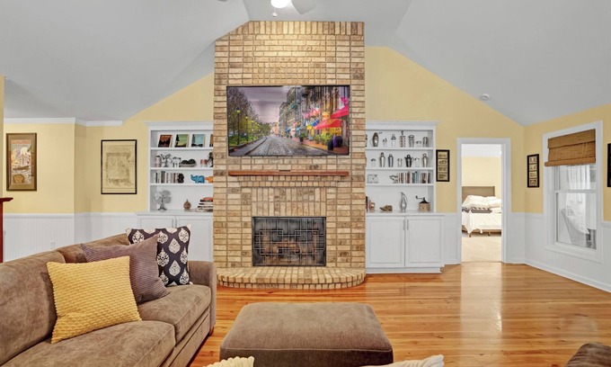 Savannah Casa | Fun Family Friendly, 4bd/3.5ba, Near Tybee & Savannah, Game Room, Sleeps 10
