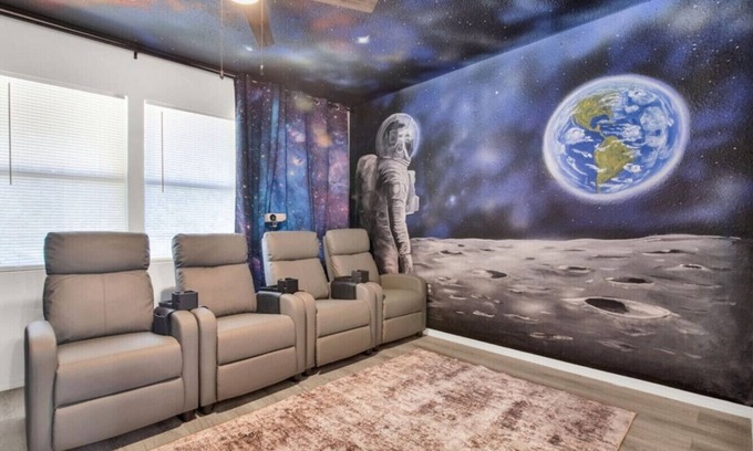 Clear Lake City Casa | Fun Family Stay & Play w/ Game Room & Movie Room