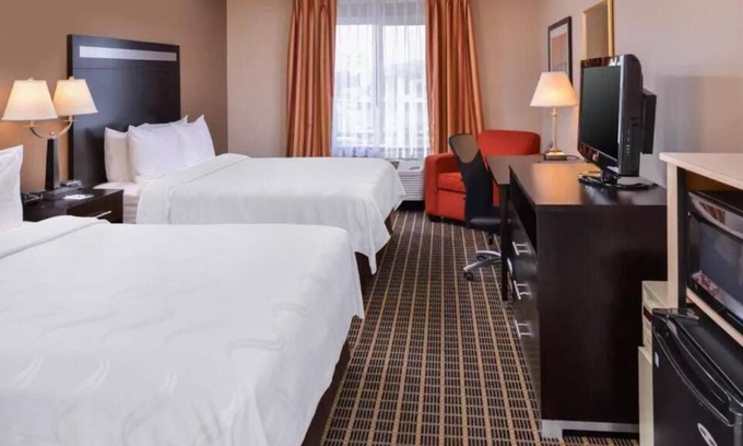 South San Francisco Casa | Fun for the Whole Family! 3 Comfortable Units, Free Parking, Free Breakfast