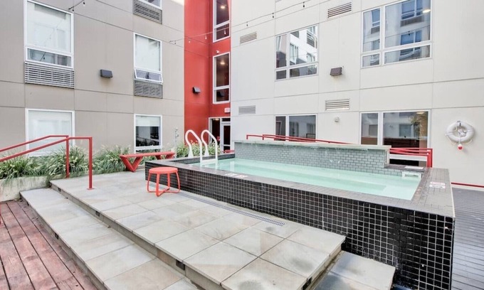 University District Apartamento | 🔶Fun Micro-Unit | Garage Parking🚘 + Great Amenities✨ | Great For Long Stays 📆