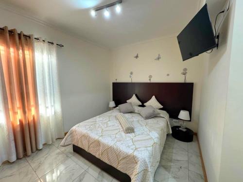 Santo Antonio Casa | Funchal Getaway, Cozy Private Room with WiFi and Ensuite Bathroom