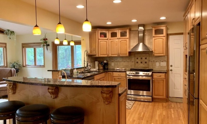 Minnetonka Casa | Furnished, beautiful 4br, 2.5 bath house