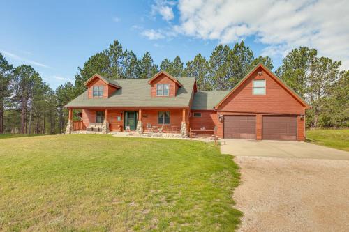Custer Casa | Furnished Deck, Black Hills View Lazy U Retreat