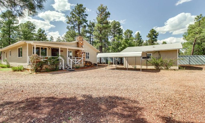 Pinetop-Lakeside Casa | Furnished Porch and Gas Grill Lakeside Cottage Stay