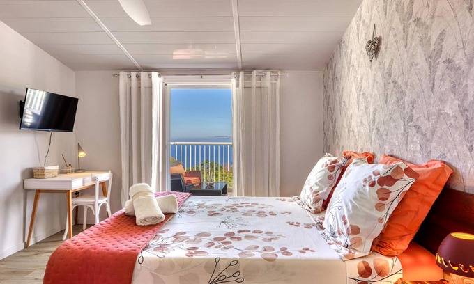 Petite-ÃŽle Apartamento | Apartamento-Familiar-Baño privado con bañera-Vista al Mar