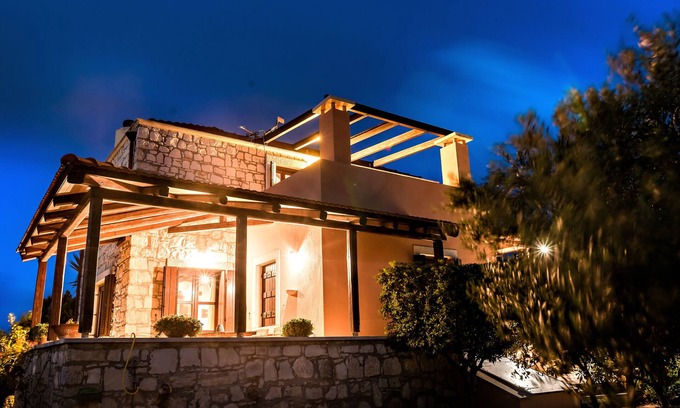 Kounavi Villa | Fyllosia Villa: Tu Enlace a Knossos con una Vista Impresionante de Heraklion.