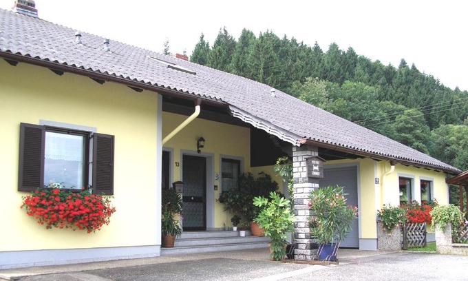 Grein Apartamento | Gästehaus Lumesberger