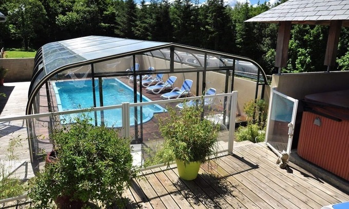 Plogonnec Casa | Gîte à Lopéau 8 personnes avec piscine/spa, proche mer, activités touristiques
