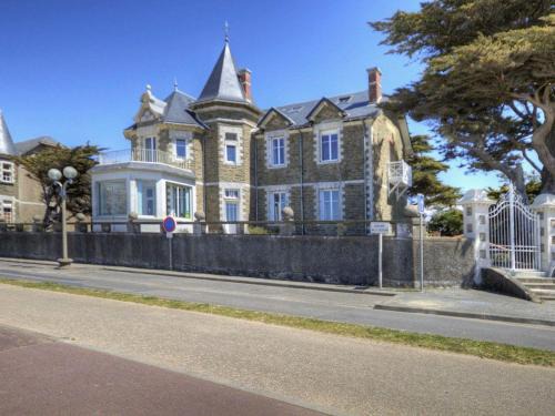 Tharon-Plage Casa | Gîte à Tharon: 2 chambres, terrasse, parking, proche mer - FR-1-306-1026