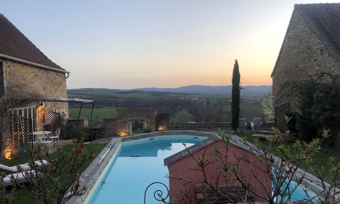 Massy Otro | Gîte Bellevue Pour 6 Personnes Avec Piscine et spa et vue sur la Campagne