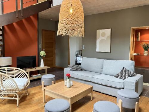 Montbeugny Casa | Gîte Cerf Ailé à Montbeugny, 14 pers, Animaux admis, Wifi - FR-1-489-593