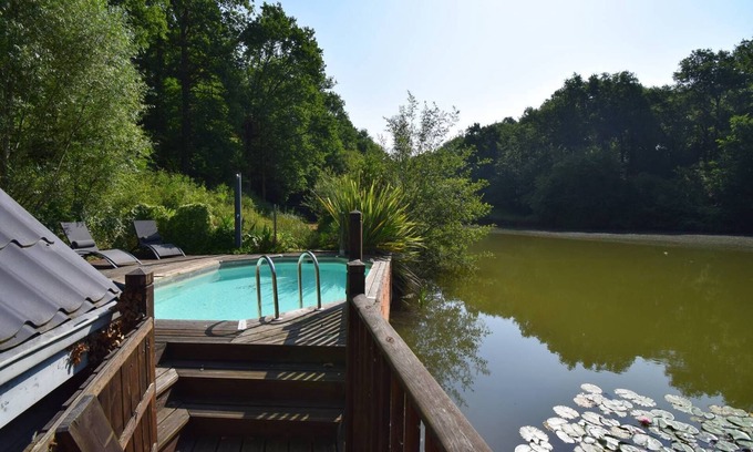 Gueyze Chalet De Esquí | Gîte chalet insolite avec piscine et lac pêche - proche des Landes