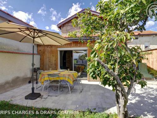 Balbigny Casa | Gîte confortable 2 chambres avec jardin et terrasse à Balbigny - FR-1-496-282