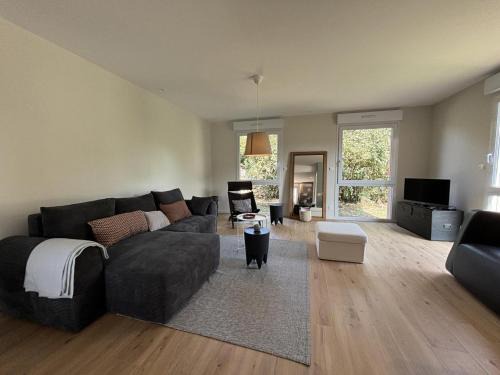 Ebreuil Casa | Gîte contemporain avec jardin privé à Ébreuil - FR-1-489-551