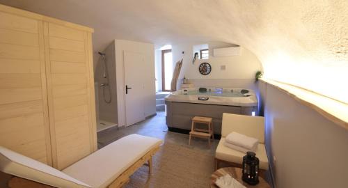 Donzere Casa | Gîte de charme avec jacuzzi et sauna privatifs