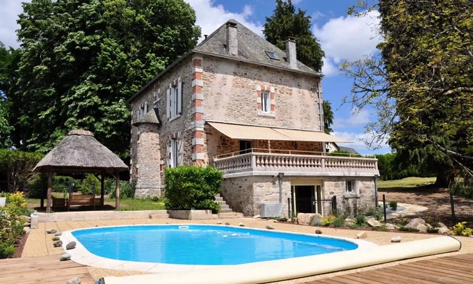 Sainte-Fortunade Villa | Gîte de France Aux deux mésanges 4 ears - Gîte de France 10 people