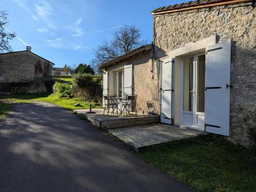 Torsac Casa | Gîte des Noyers avec Terrasse, Animaux Acceptés - FR-1-653-82