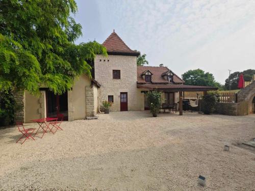 Salvagnac-Cajarc Casa | Gîte du Mas de Palaille 8 Personnes - 4 chambres de mai à septembre ou 6 personnes - 3 chambres d'octobre à avril