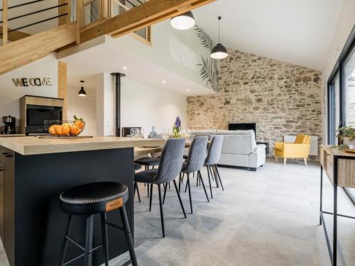 Nort-sur-Erdre Casa | Gîte Familial Rénové, Proche Canal, Terrasse, Jardin, et Verger Commun, à 20 km de Nantes - FR-1-306-1262