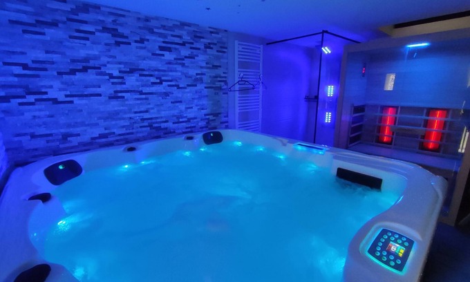 Benfeld Casa | Gîte, jacuzzi, sauna, love room, Christmas markets