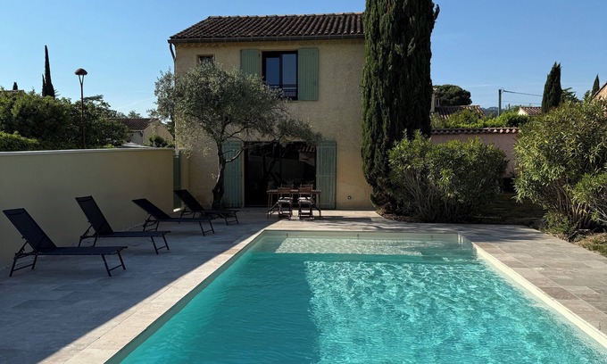 Aubignan Casa | Gîte Juno: charming Provencal gîte with swimming pool