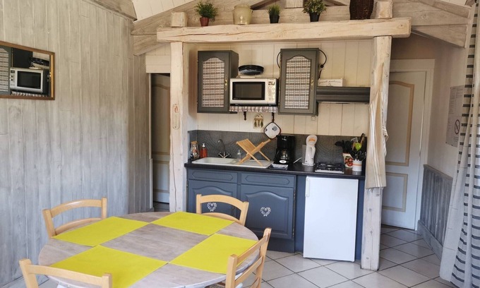 Viscomtat Casa | Gîte l'Oule near Thiers - 4 people in Viscomtat
