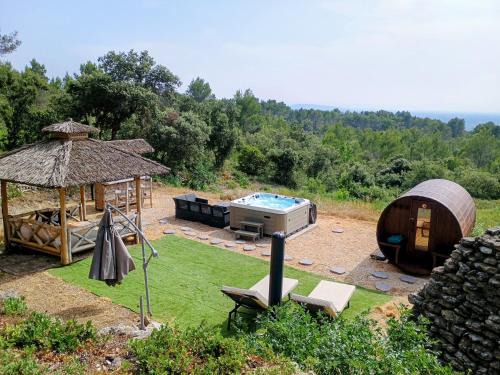 Saumane-de-Vaucluse Casa | Gîte Lavande vue Luberon 33 hectares piscine Spa Sauna au cœur de Provence