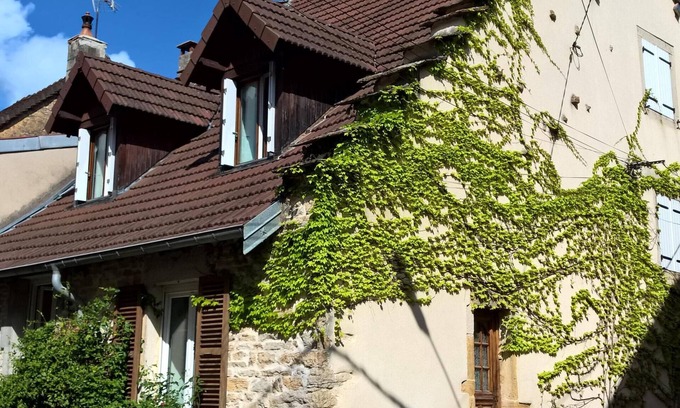 Passenans Casa | Casa de pueblo en Passenans, en la ruta del vino Jura