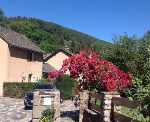 Le Bleymard Casa | Gîte "Le Mas d'Hillaire" 2/4 personnes à Saint Jean du Bleymard