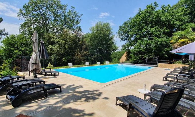 Simeyrols Cama Y Desayuno | gîte le nieudegat chambre et table d'hôte piscine climatisation proche de Sarlat au coeur de la nature