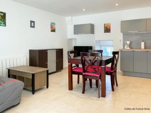 Saint-Pierre-du-Regard Casa | Gîte lumineux rénové, idéal nature avec Wi-Fi en Suisse Normande - FR-1-497-242