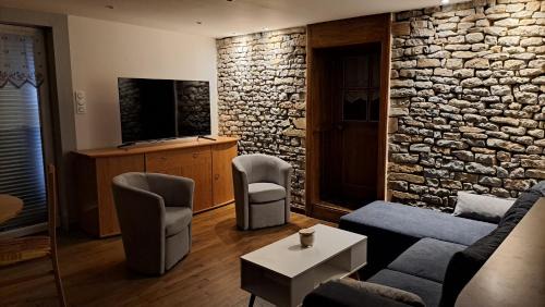 Saint-Prancher Casa | Gîte Lyaz