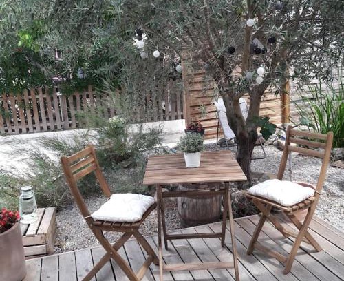 Roujan Casa | Gîte plain-pied avec jardin terasse