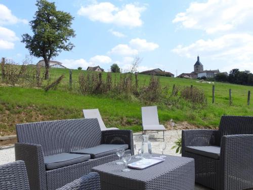 Dommartin-le-Franc Casa | Gîte rénové à Dommartin-le-Franc : confort, verdure et activités à proximité du lac du Der - FR-1-611-64