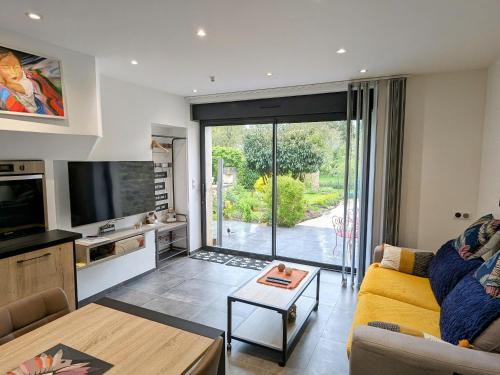 Pierrefitte-sur-Aire Casa | Gîte rénové avec terrasse ensoleillée et parking à Pierrefitte-sur-Aire - FR-1-585-136