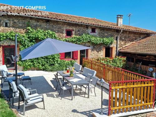Saint-Denis-sur-Coise Casa | Gîte spacieux 10 pers: Nature, Spa, Confort - FR-1-496-358
