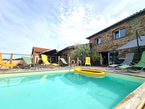 Neronde Casa | Gîte spacieux à Néronde avec piscine privée et spa - FR-1-496-296