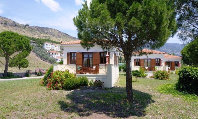 Petra Casa | Gaea Gardens Studios - Casa Tulipa