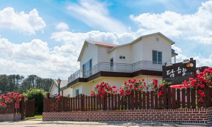 Naegan-ri Apartamento | Gajok Pension