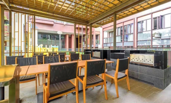 Ben Nghe Apartamento | Galleria New Collection By TrueStay w/ Pool & Gym