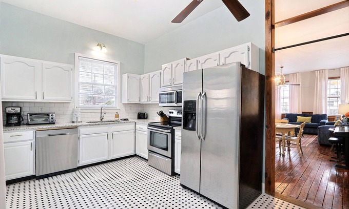 Beach Institute Apartamento | Gallery Stays - Pop Collection