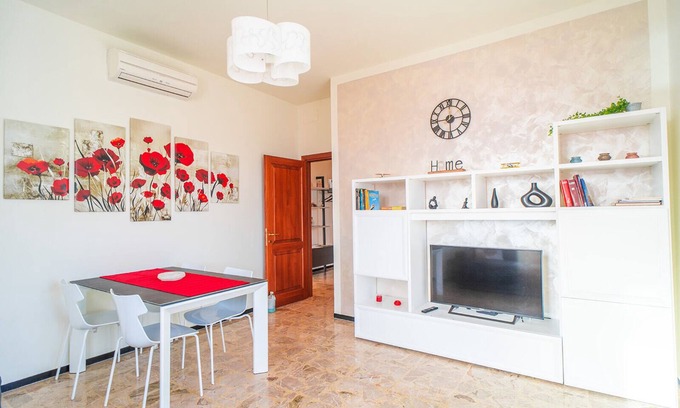 Albenga Apartamento | Gallinara accommodation a stone's throw from the sea in Liguria, Albenga