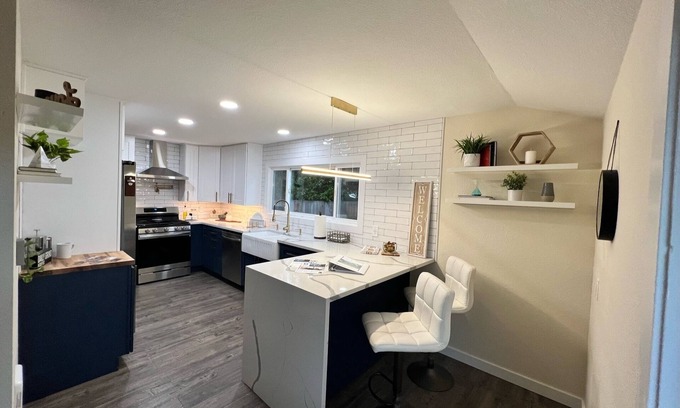 Centralia Casa | Game-Day Getaway! Modern Home near Downtown, Schools and Stadiums