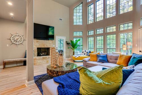 Gober Casa | Game Room and Lake Bonham On-Site Family Getaway!