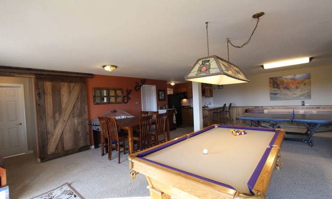 Buena Vista Casa | SALA DE JUEGOS | Increíble vistas a la montaña | 3bdrm, 3. 5 Baño | 1. 5 Mi. - Buena Vista