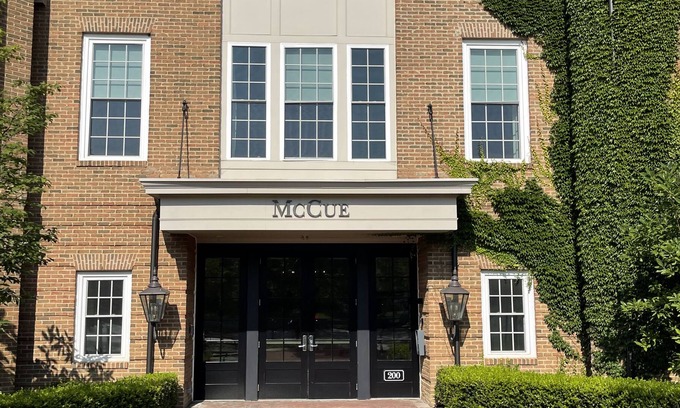 New Albany Apartamento | Garage included! Upscale New Albany location.