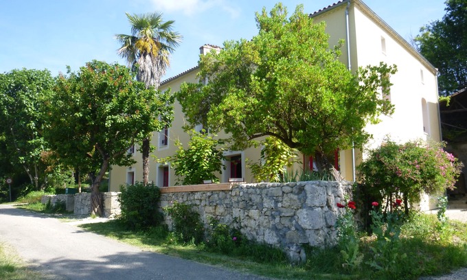 Clermont-Dessous Casa | Garonne B & B situado en un pequeño valle, recientemente renovado
